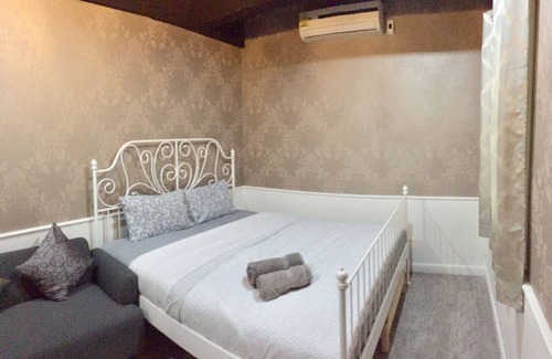 Khlong Tan Nuea House | Bangkok City Entire home 6 Bedrooms up to 16 people, Free Airport Pick up*
