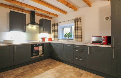 Overton-on-dee Cottage | BANGOR, pet friendly, character holiday cottage in Ellesmere