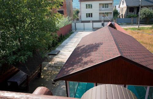 Nyzhnje Selyshche House | Banik