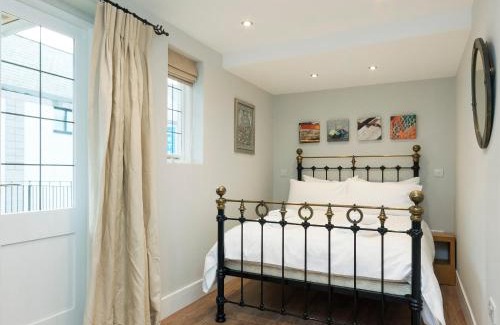 Dartmouth House | Bank Apartment 1