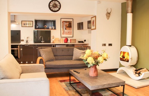 Hanwood Cottage | Bank House Barn