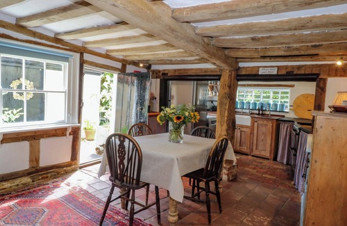 Hingham Cottage | BANK HOUSE, pet friendly, character holiday cottage in Hingham