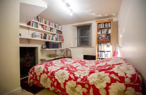 Kirriemuir Apartment | Bank Street Gallery