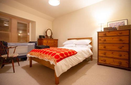 Kirriemuir Apartment | Bank Street Gallery