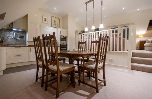 Kirriemuir Apartment | Bank Street Gallery