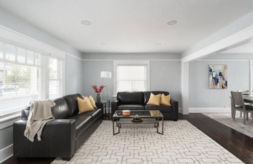 Bankers Hill Apartment | Bankers Hill Chic Roomy Home Near Airport