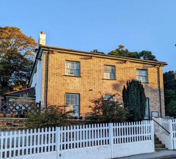 Minster on Sea Bed & Breakfast | Banks Rooms - Minster, Isle of Sheppey
