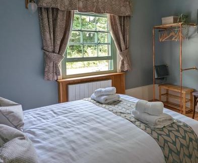 Minster on Sea Bed & Breakfast | Banks Rooms - Minster, Isle of Sheppey