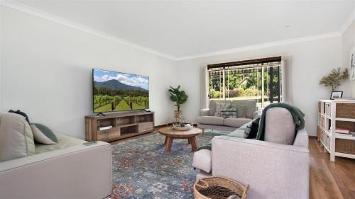 Tapitallee House | Banksia