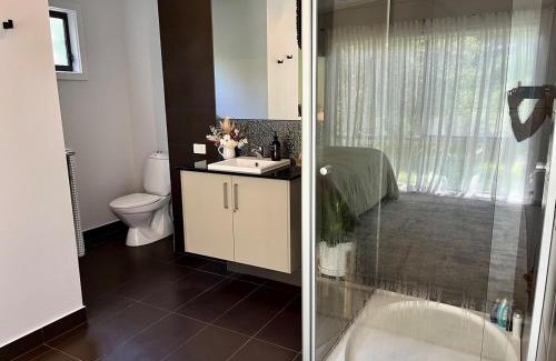 Venus Bay House | Banksia - Great for 2 families, linen included