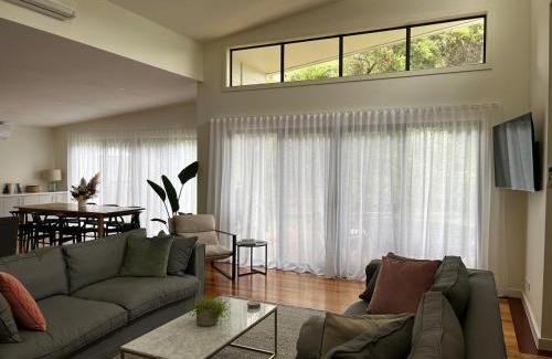 Venus Bay House | Banksia - Great for 2 families, linen included