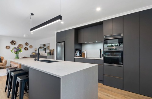 Springlands House | Banksia Retreat - Blenheim Holiday Home
