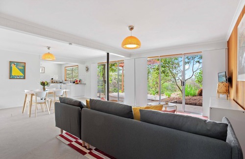 Tuross Head Apartment | Banksia Terrace - Gorgeous Beachside Apartment