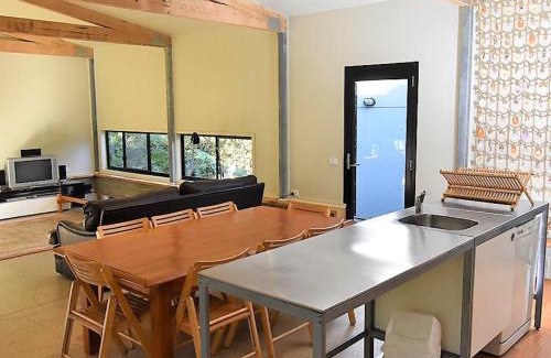Waratah House | Banksias at Waratah Bay