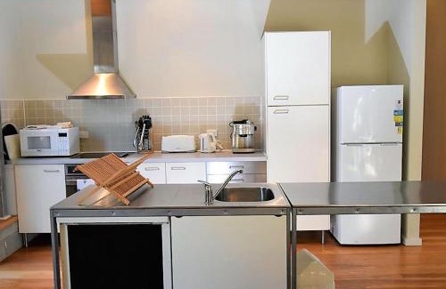 Waratah House | Banksias at Waratah Bay