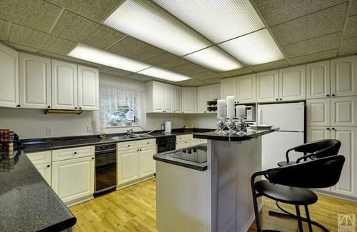 Ryerson Cottage | Bankside - Affordable Riverfront Cottage w/Swimming, Pool Table, Air Hockey, AC