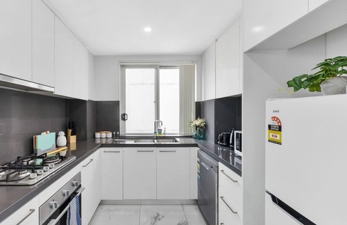 Bankstown Apartment | Bankstown Comfort Haven - 2BR, 2Baths, Parking