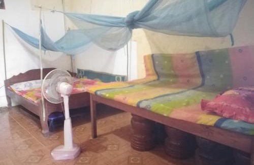 Ban Lung House | Banlung reggae bar homestay& Sona trekking tour