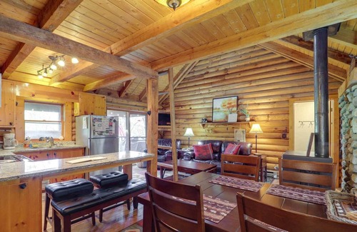 Mill Ridge Cabin | Banner Elk Cabin w/ Fire Pit: Pets Welcome