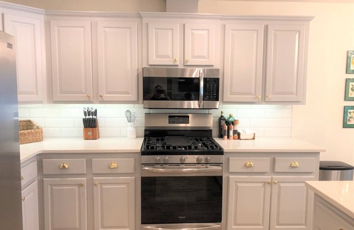 Anderson House | Bannister Cottage – Lakefront Getaway w/Dock, Porch & Views, 20 mins to Clemson