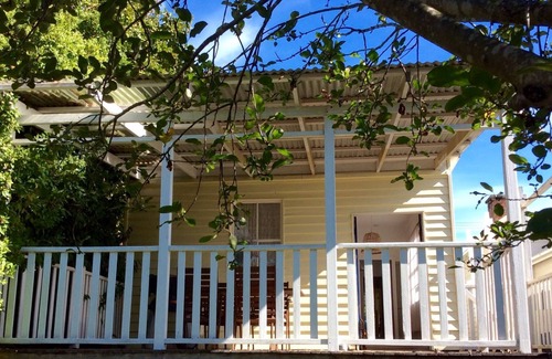 Berry Cottage | Bantam Cottage-Bronze Winner Stayz Holiday Home Awards