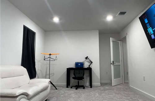 Austin House | Banty Villa - Master Lounge