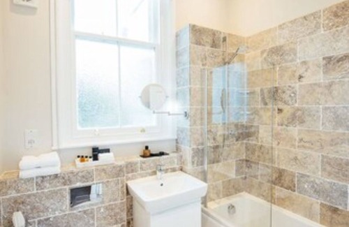 Royston Hotel | Banyers House