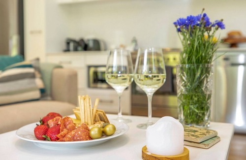 Burradoo Apartment | Banyula Annex - superb contemporary styling and modern amenities