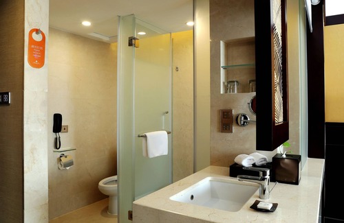 Long Hua Hotel | Baohua Harbour View Hotel