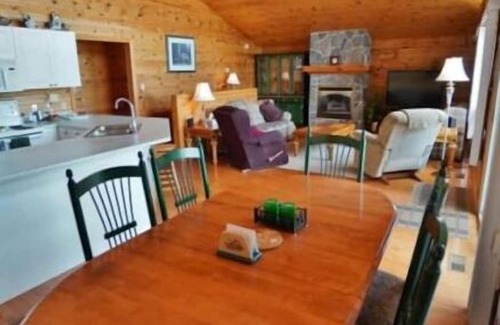 Hastings Highlands Cottage | Baptiste Lakehouse - A Lakefront Paradise!