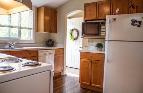 Hastings Highlands Cottage | Baptiste Lakehouse - Pet-Friendly Waterfront Cottage w/Great Swimming!