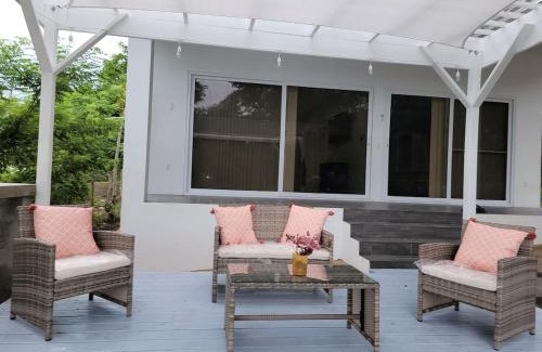Olancho Villa | Baquis Island Bungalow