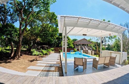Olancho Villa | Baquis Island Bungalow
