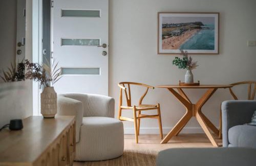 Bar Beach Apartment | Bar Beach Bliss