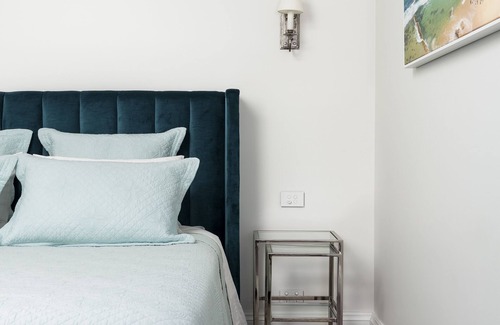 Bar Beach House | Bar Beach - unrivalled luxury apartment - beach views - 100m to sand
