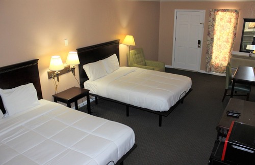 McCormick Hotel | Bar-Mel Inn