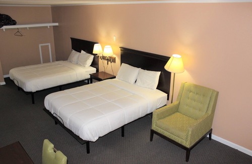 McCormick Hotel | Bar-Mel Inn