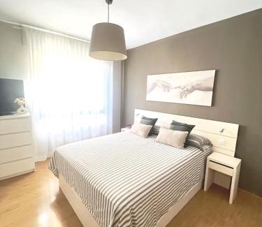 Barbastro Apartment | Barbastro urban home
