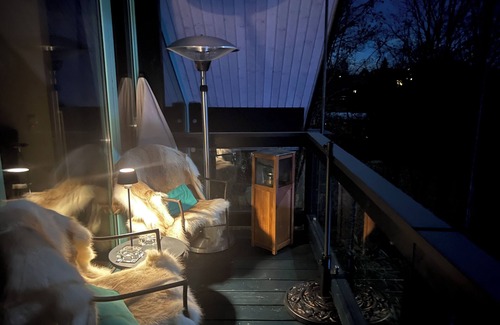 Holzhausen Apartment | Barbecue area, balcony, lake view, box spring beds, high quality kitchen