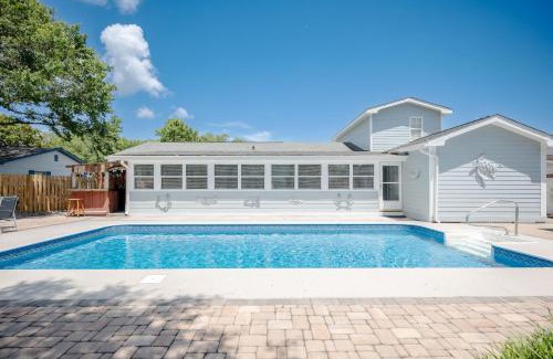 Long Beach House | Barbee Beach House by Oak Island Accommodations