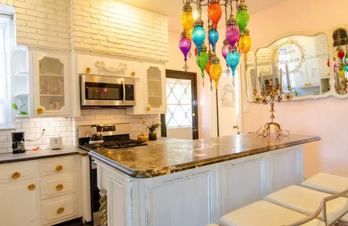 Weehawken Apartment | Barbie-Inspired 3-Bedroom Retreat in Union City – Your NYC Getaway!