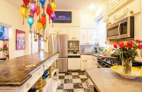 Weehawken Apartment | Barbie-Inspired 3-Bedroom Retreat in Union City – Your NYC Getaway!