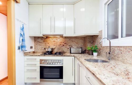 El Port Apartment | Barcelona Fair 5min walking. TOP 300mb WiFi