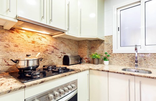 El Port Apartment | Barcelona Fair 5min walking. TOP 300mb WiFi