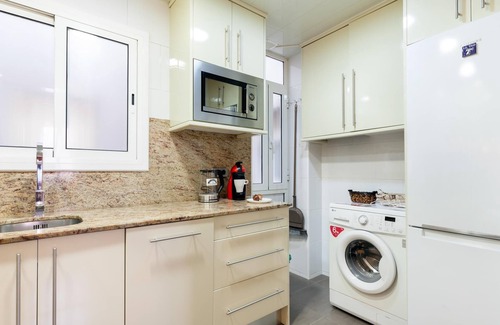 El Port Apartment | Barcelona Fair 5min walking. TOP 300mb WiFi