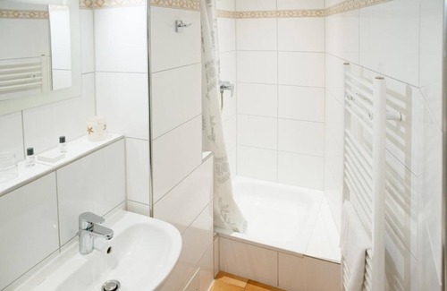 Dusseldorf Old Town Bed & Breakfast | Barcelona Bed & Breakfast