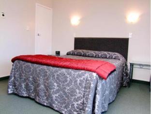 Hamilton North Hotel | Barclay Motel