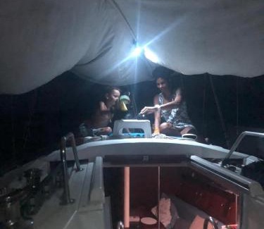 El Porvenir Boat Rental | Barco Alejo - Hunter Legend 40 frente a tu isla soñada !