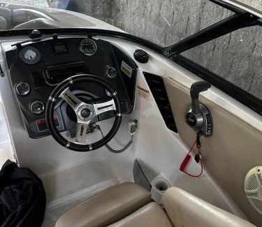 Jacare Boat Rental | Barco ventura 25 pés