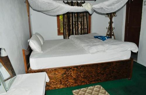Bardia Hotel | Bardia Wild Side Hotel